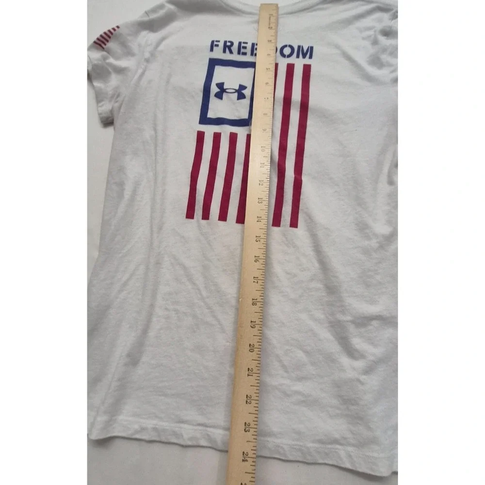 Under Armor men's white loose‎ fit American Flag graphic t-shirt two sided sz. M